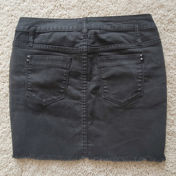 Black Denim skirt with black sequins - Picture 2 of 8